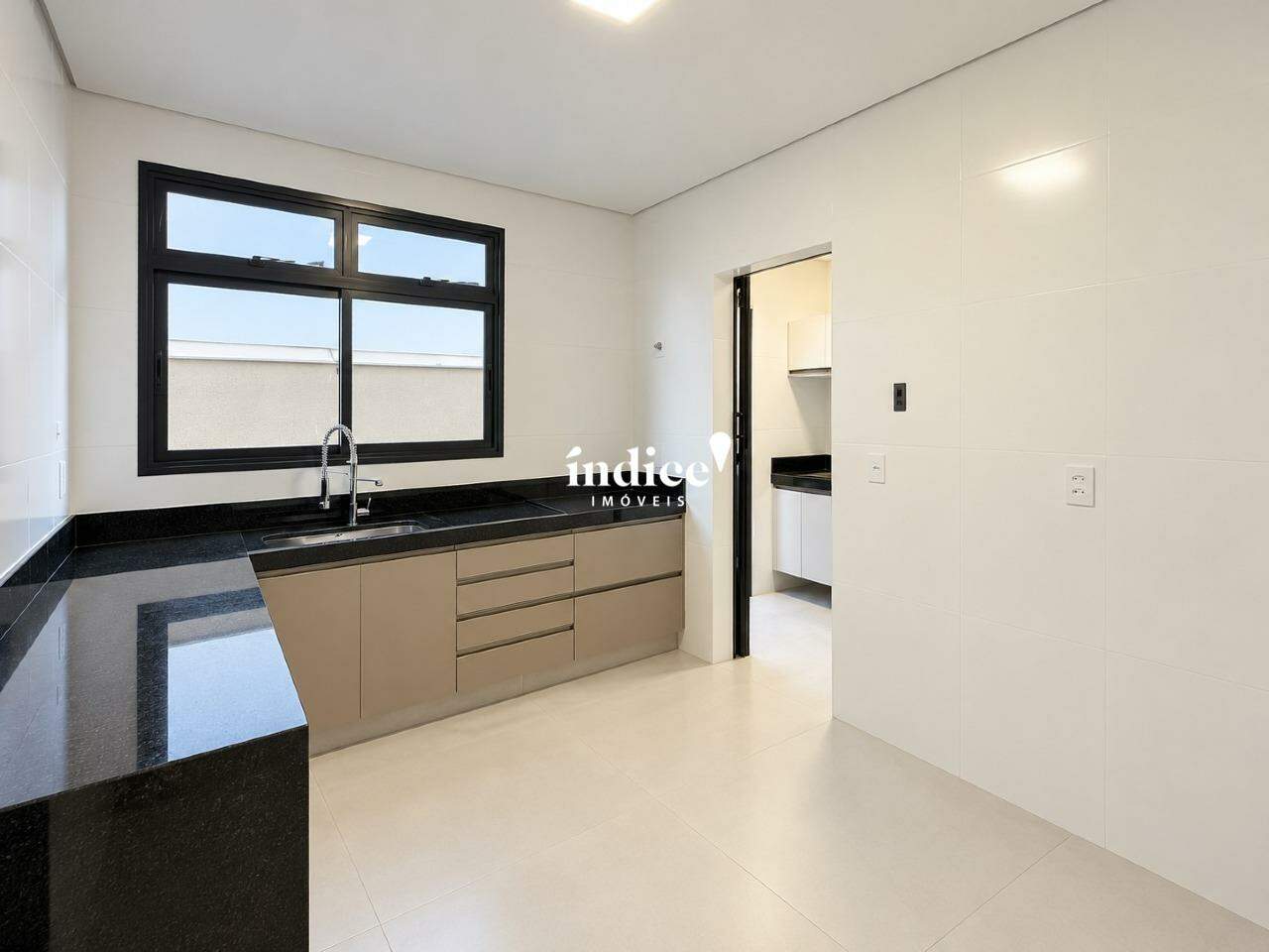 Casas Condomínio para à venda no Vila do Golf na cidade de Ribeirão Preto: