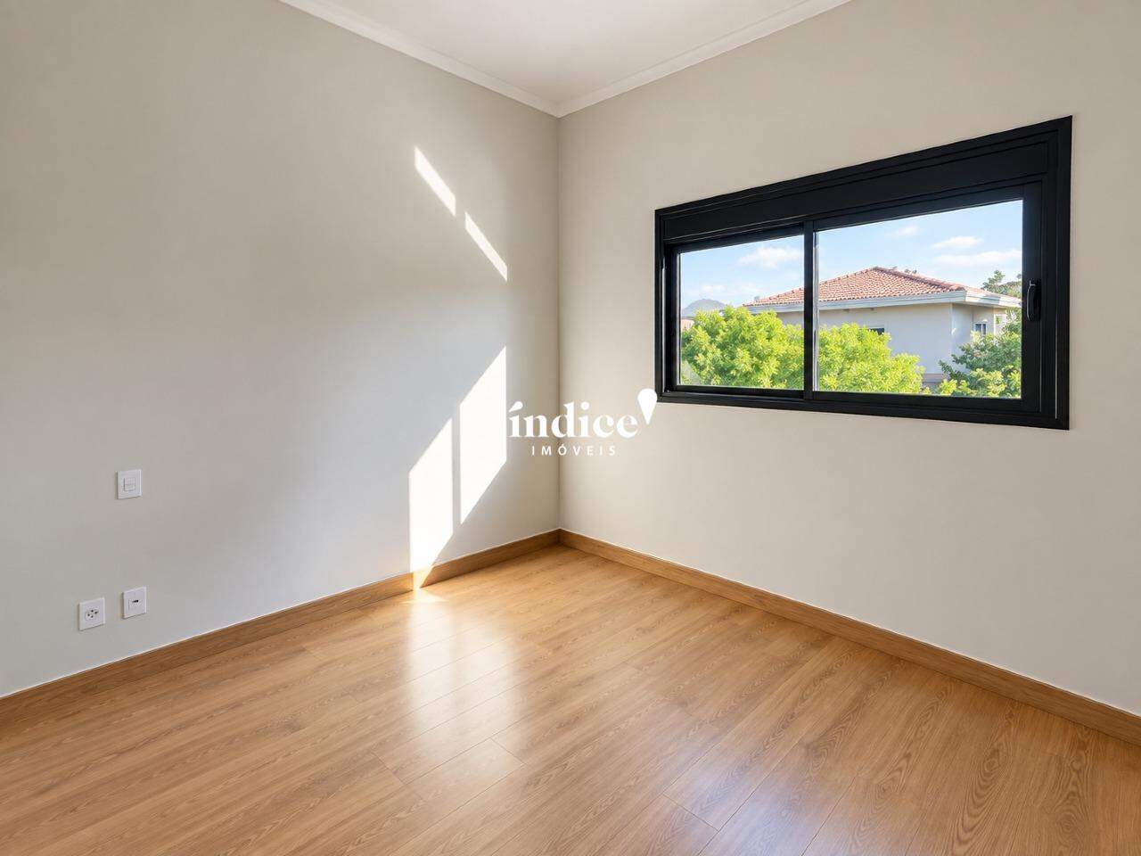 Casas Condomínio para à venda no Vila do Golf na cidade de Ribeirão Preto: