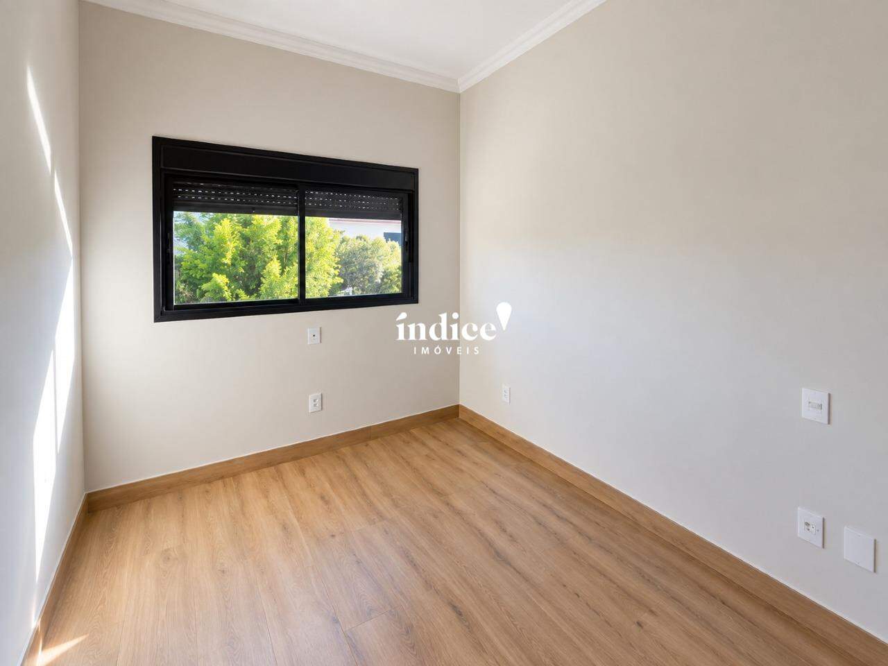 Casas Condomínio para à venda no Vila do Golf na cidade de Ribeirão Preto: