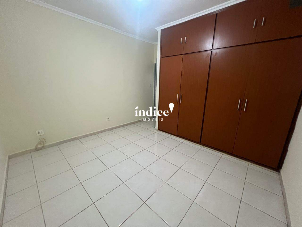 Casas para para aluguel no Jardim Irajá na cidade de Ribeirão Preto: 