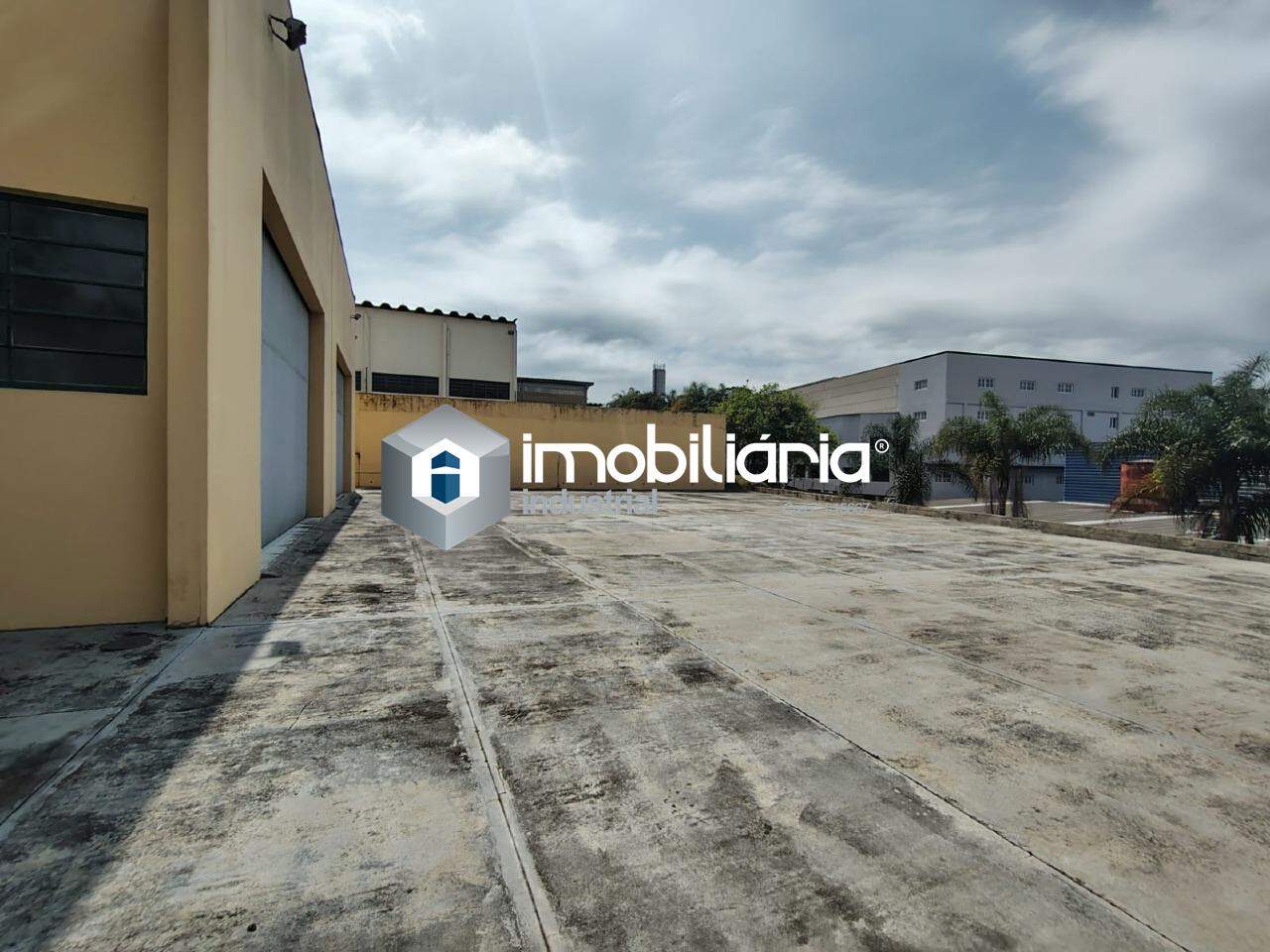 Galpão para aluguel no Centro Industrial de Arujá: