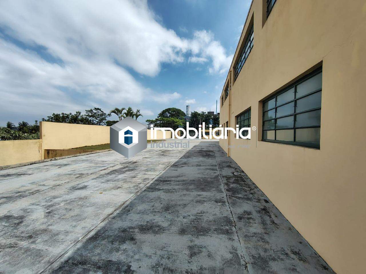 Galpão para aluguel no Centro Industrial de Arujá: