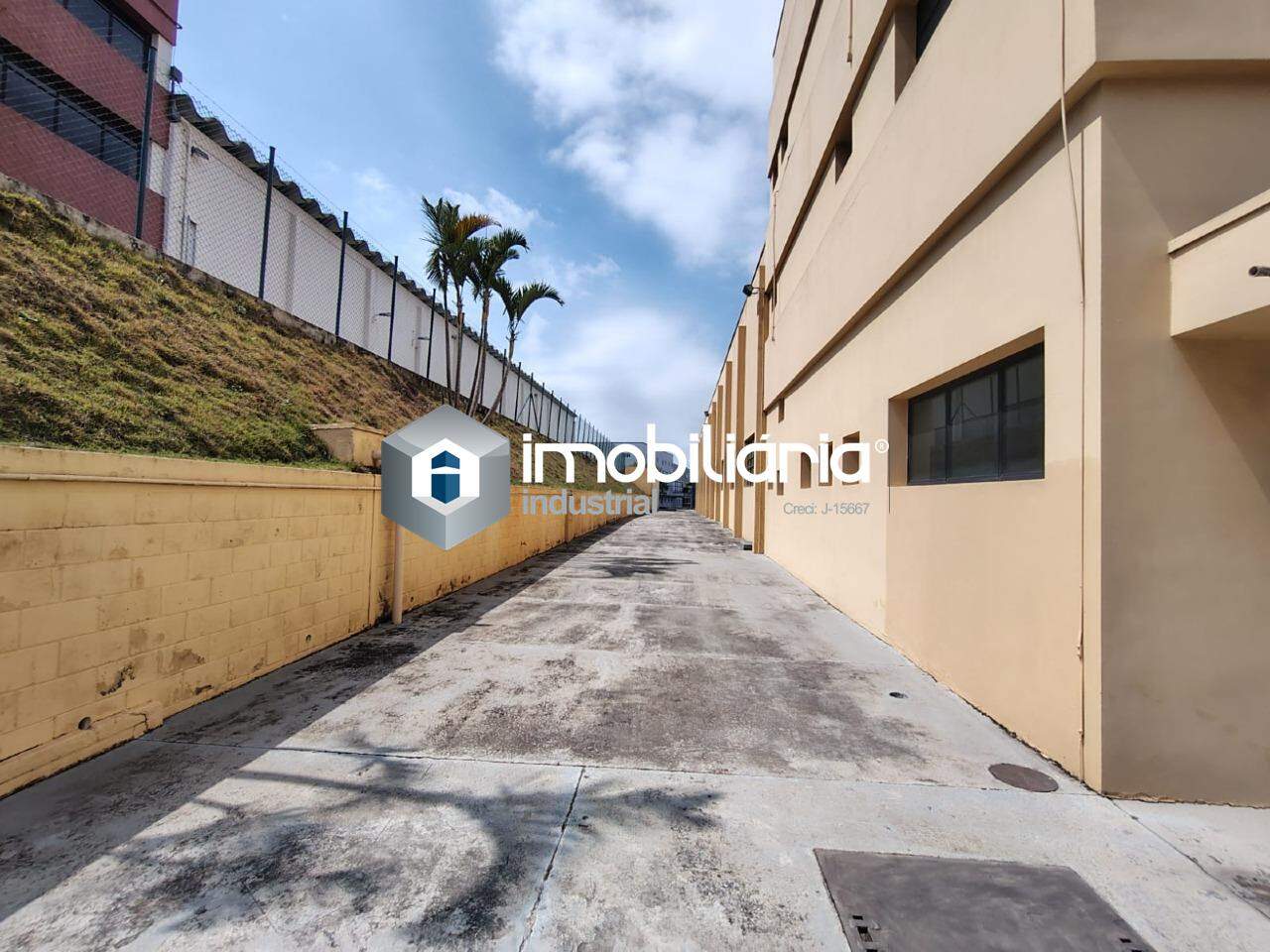 Galpão para aluguel no Centro Industrial de Arujá: