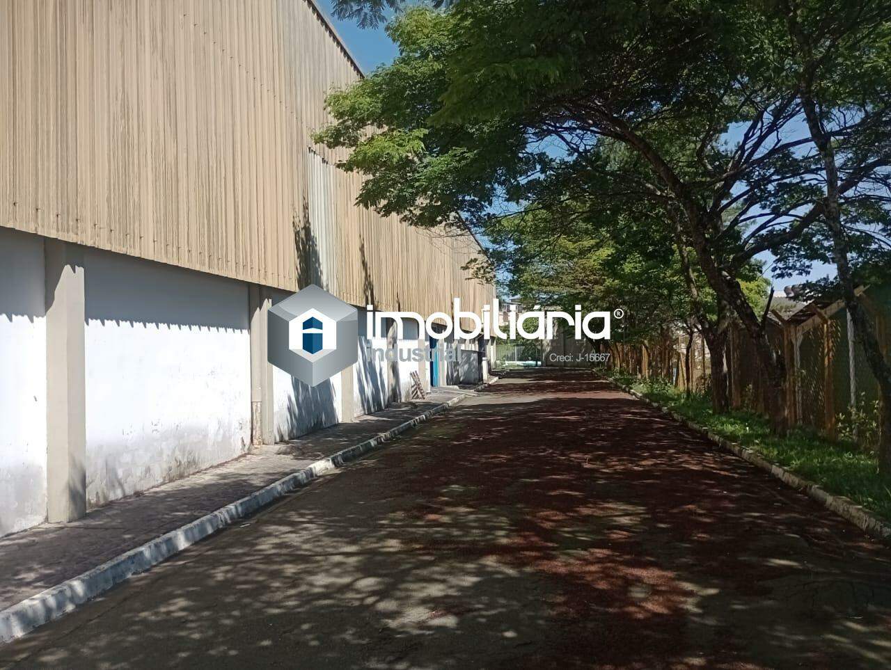 Galpão à venda no Centro Industrial de Arujá: