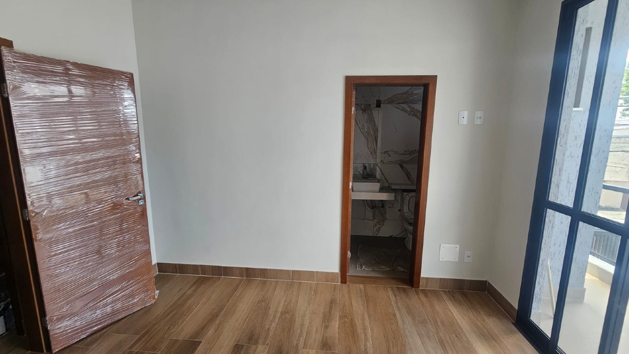 Casa à venda no Planalto: 