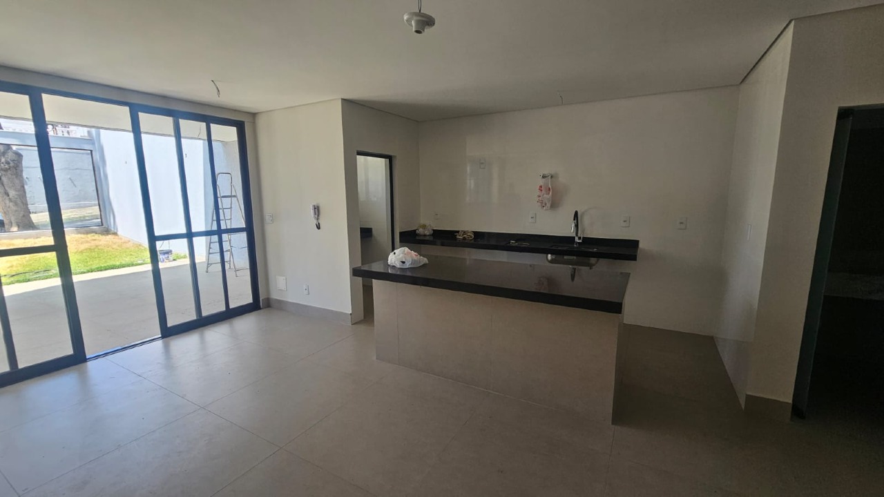 Casa à venda no Planalto: 