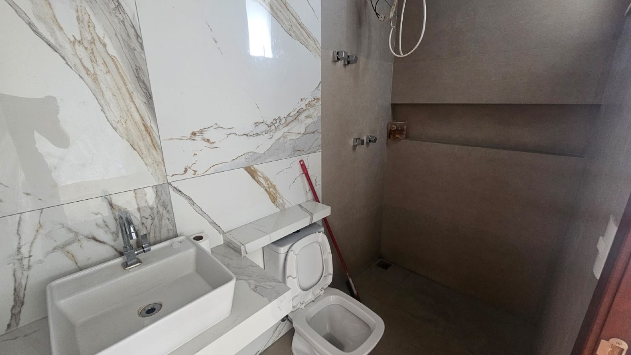 Casa à venda no Planalto: 