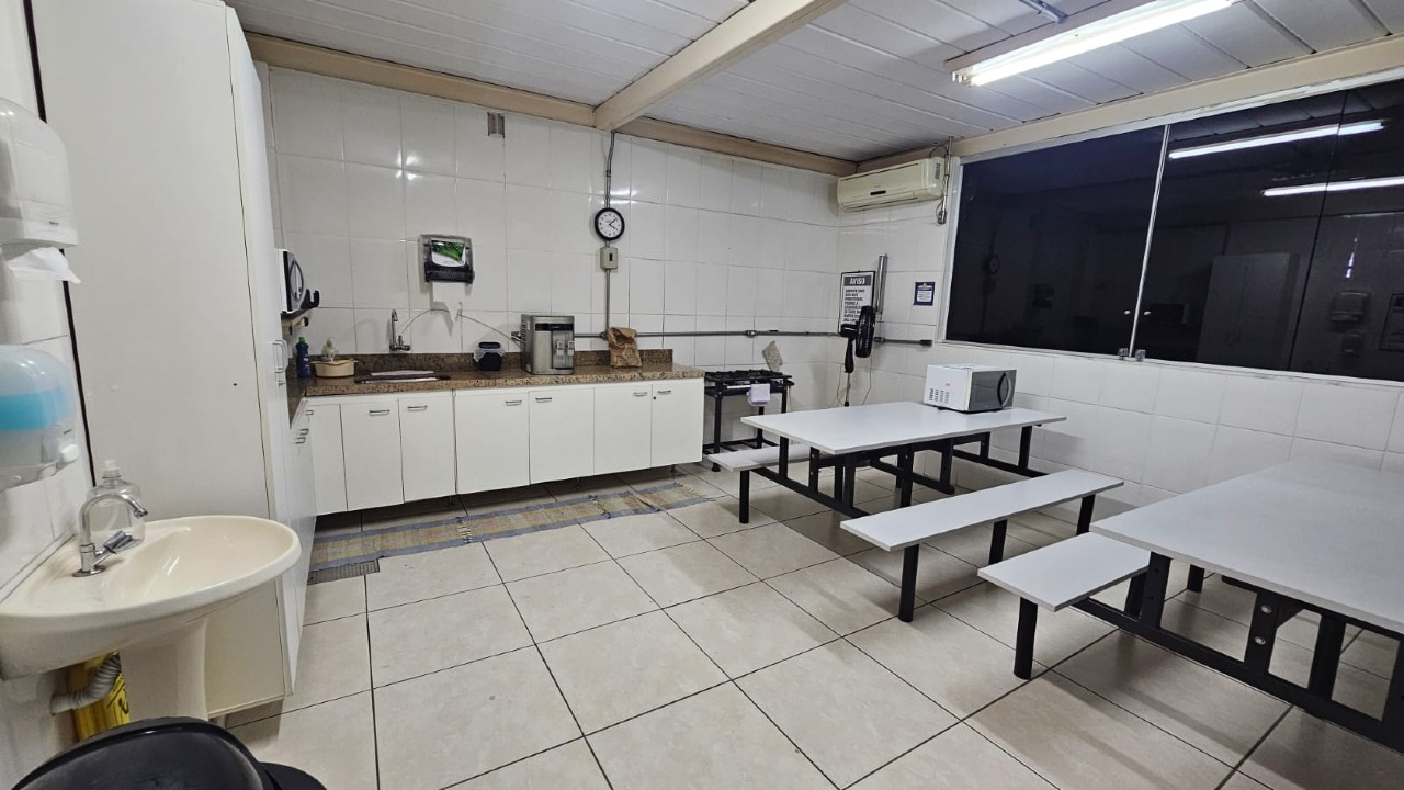 Galpão para aluguel no Itapoã: 