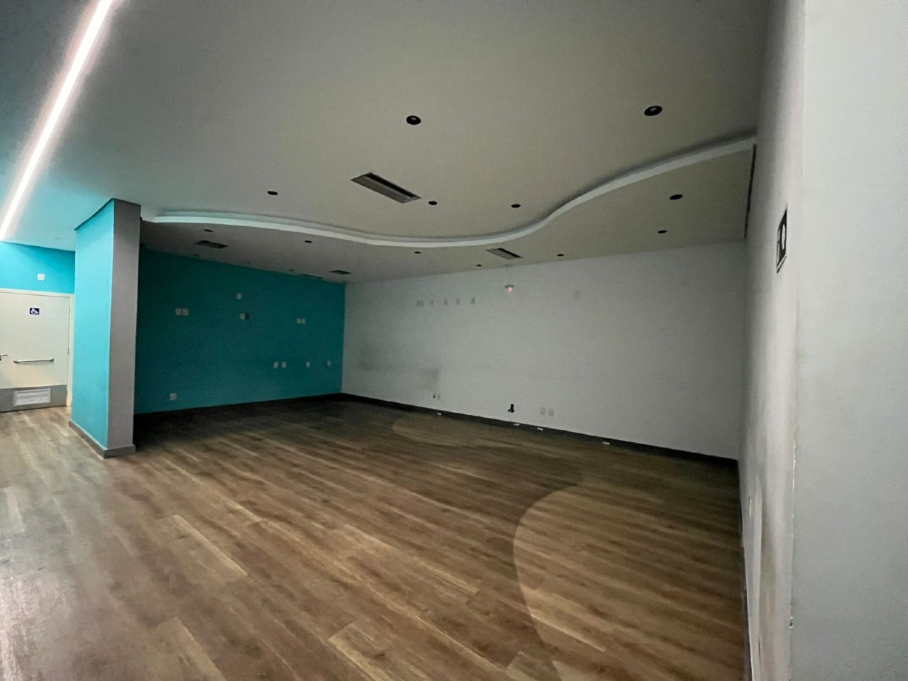 Loja para aluguel no Itapoã: 