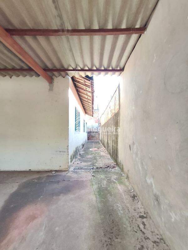 Casa à venda no Conjunto Habitacional Jardim Humberto Salvador: 