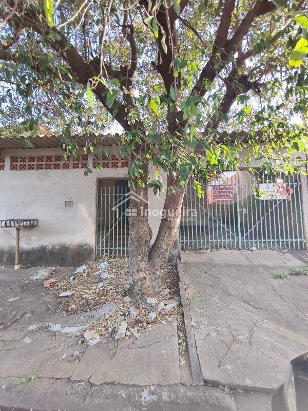 Casa à venda no Conjunto Habitacional Jardim Humberto Salvador: 