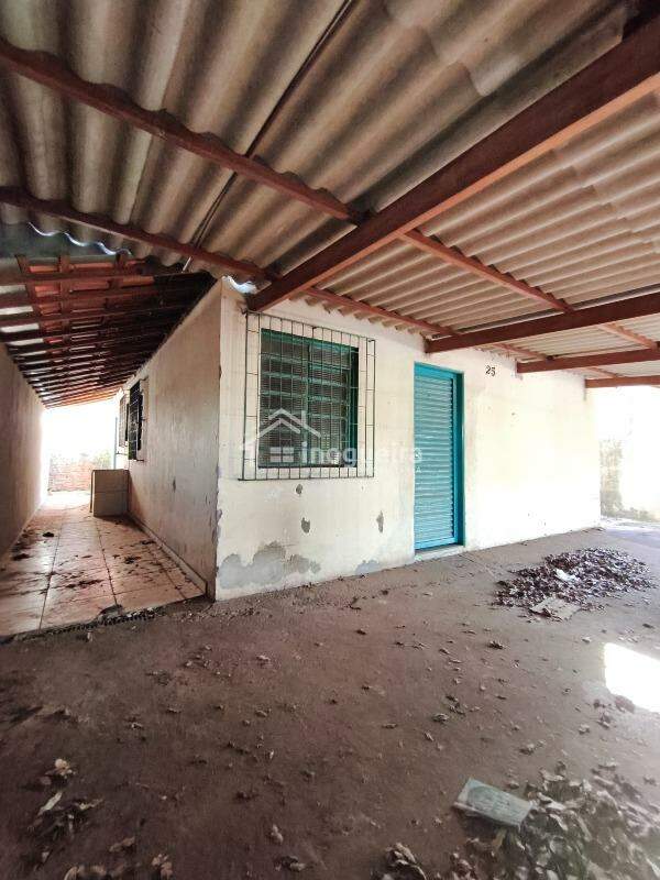 Casa à venda no Conjunto Habitacional Jardim Humberto Salvador: 