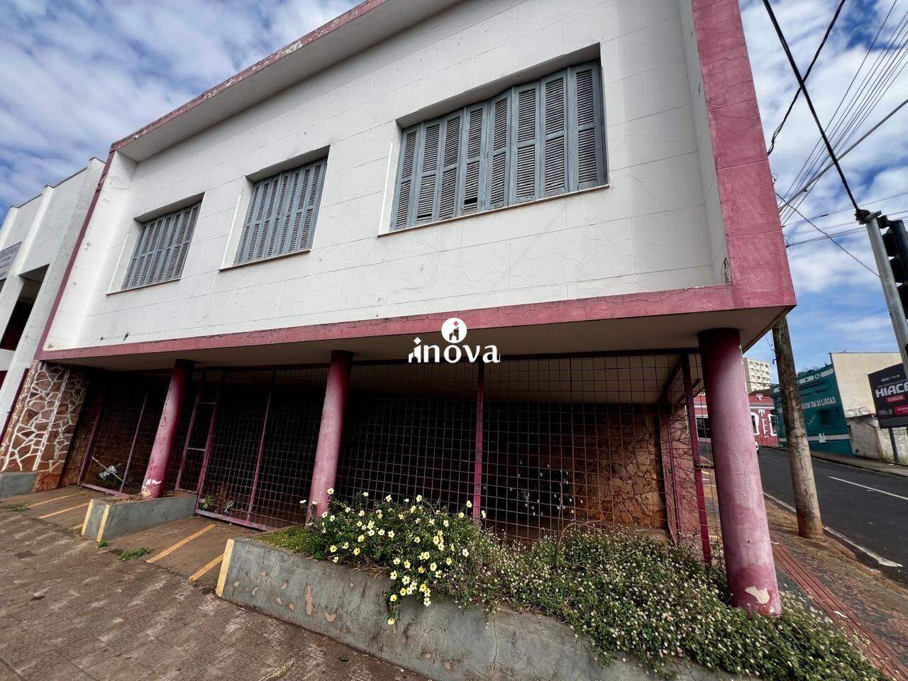 Casa Comercial à venda no Centro: 