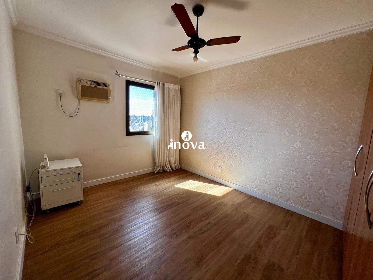 Apartamento à venda no Mercês: 