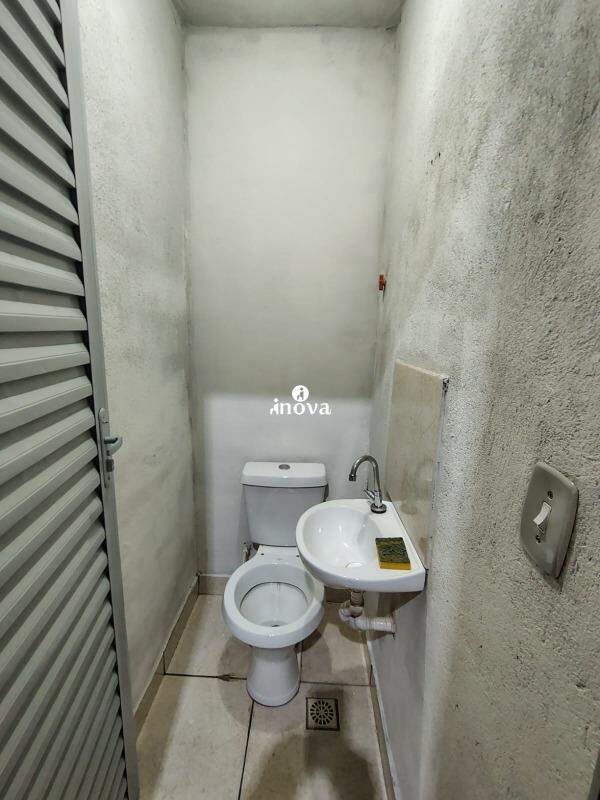 Sala ou Loja para aluguel no Abadia: 