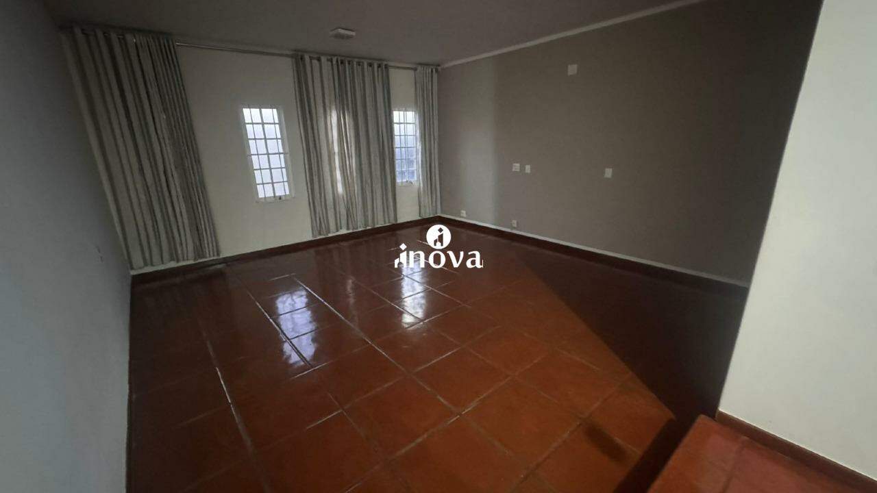 Casa para aluguel no Mercês: 
