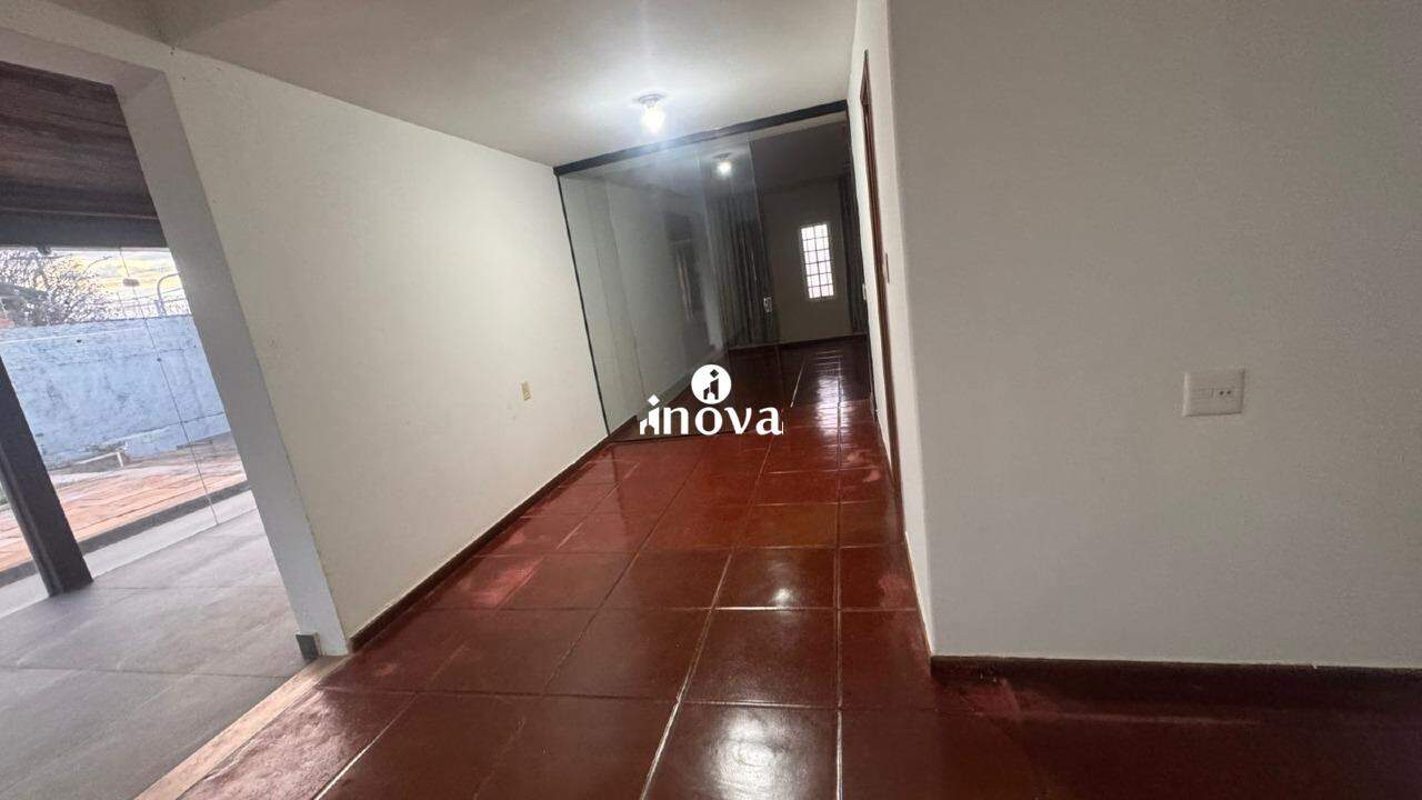Casa para aluguel no Mercês: 