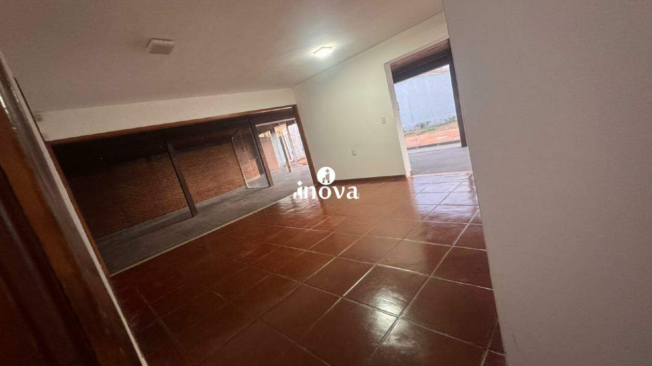 Casa para aluguel no Mercês: 