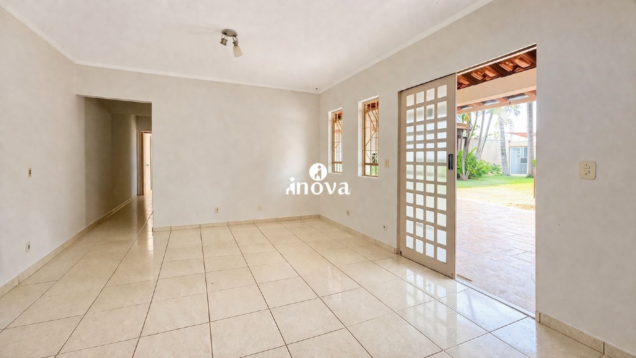 Casa para aluguel no Serra Dourada: 