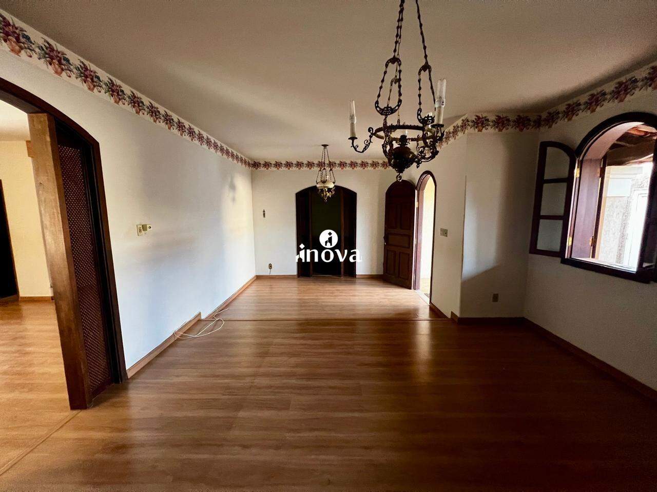 Casa à venda no Vila Olímpica: 