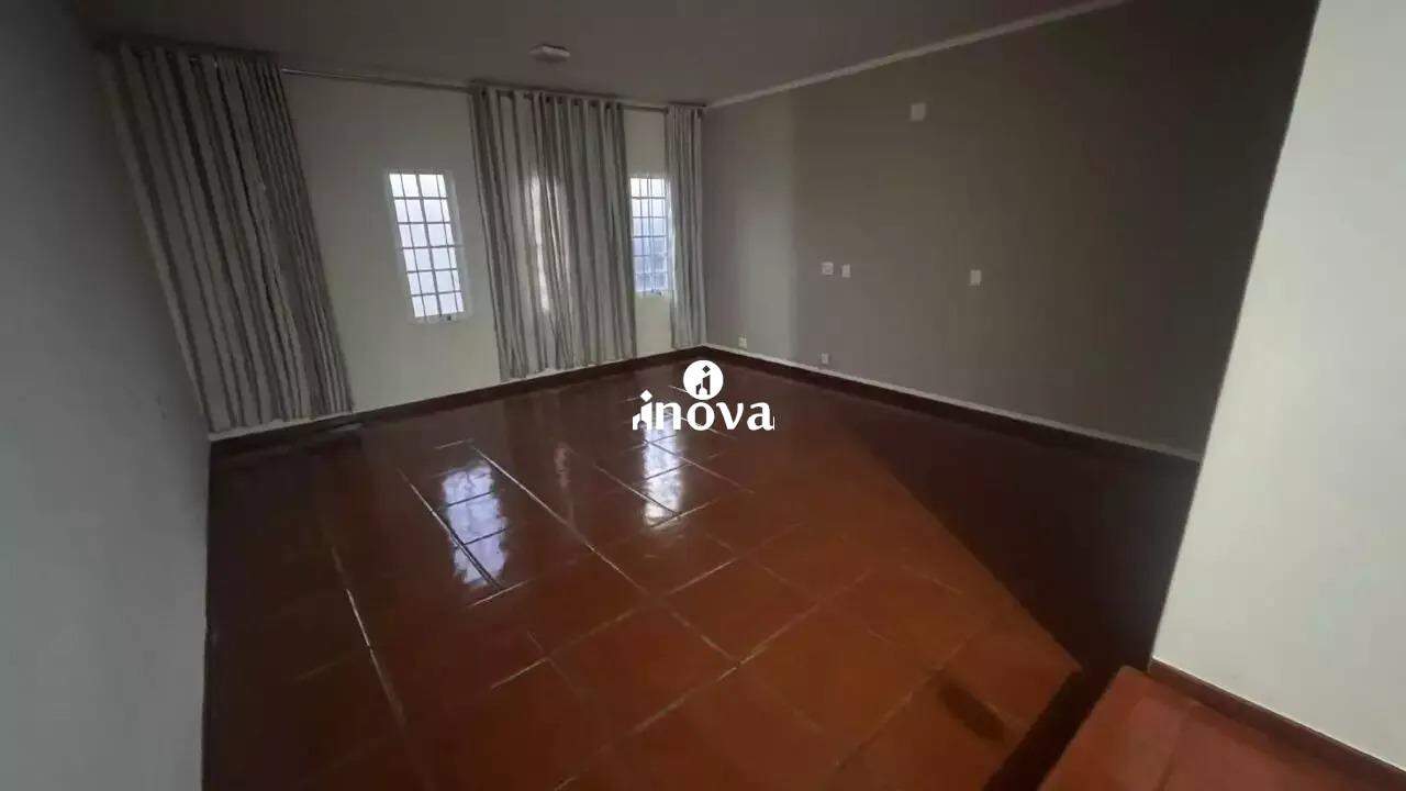 Casa à venda no Mercês: 