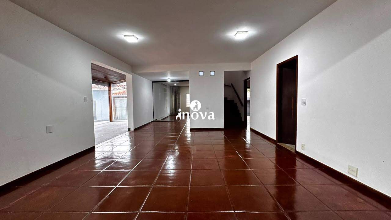Casa à venda no Mercês: 