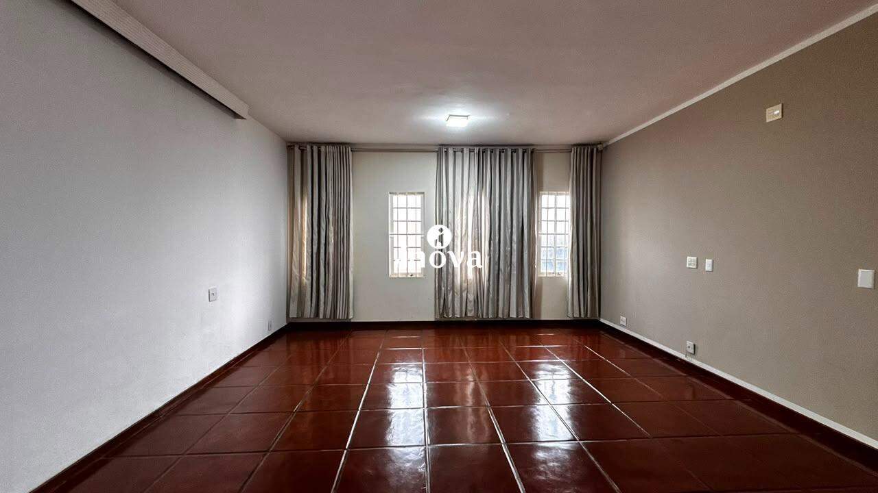 Casa à venda no Mercês: 