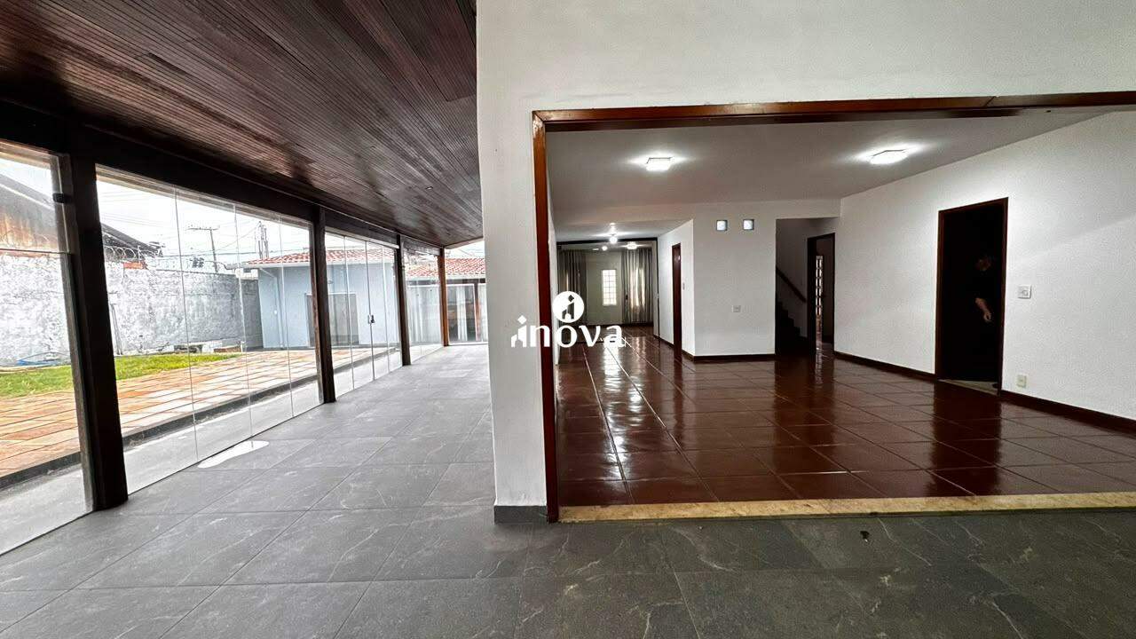 Casa à venda no Mercês: 