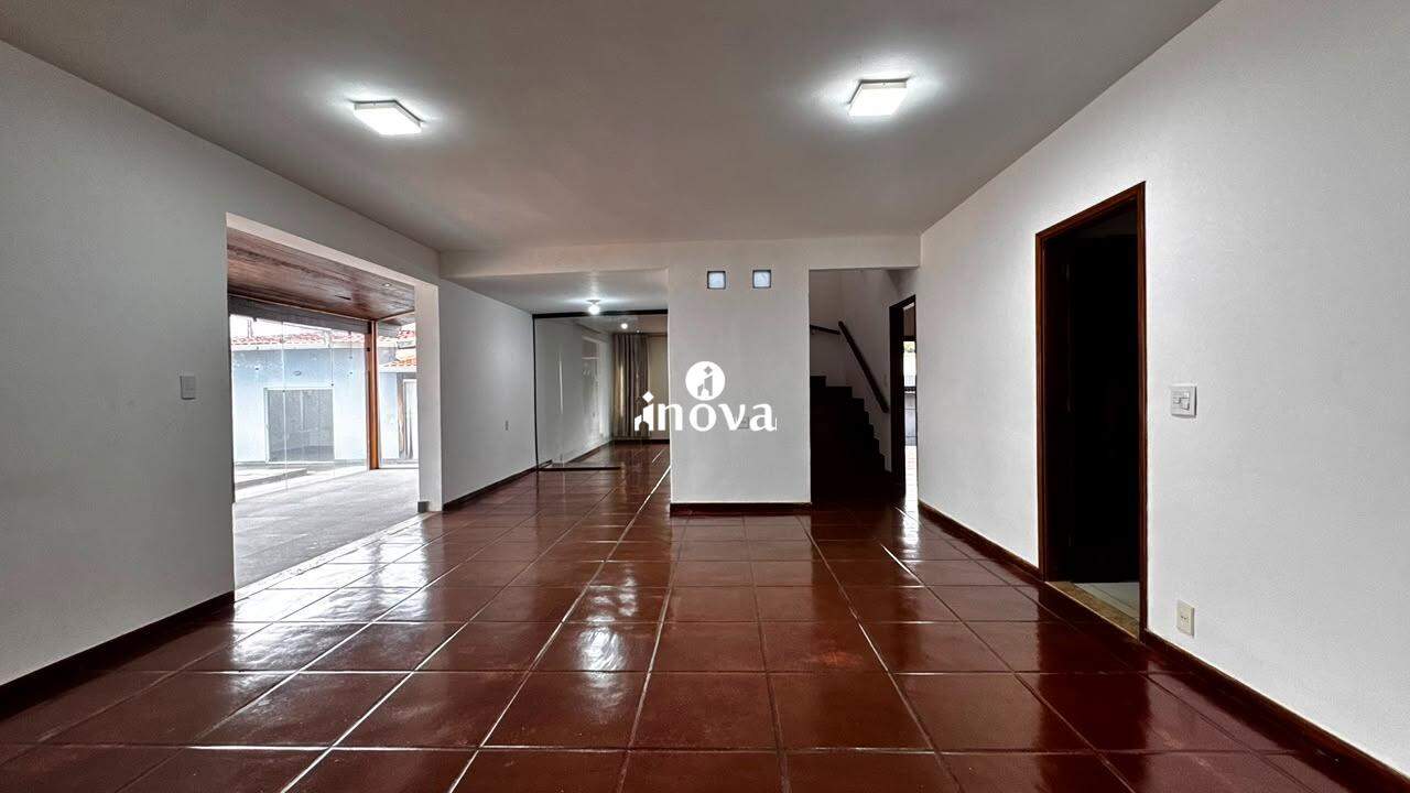 Casa à venda no Mercês: 