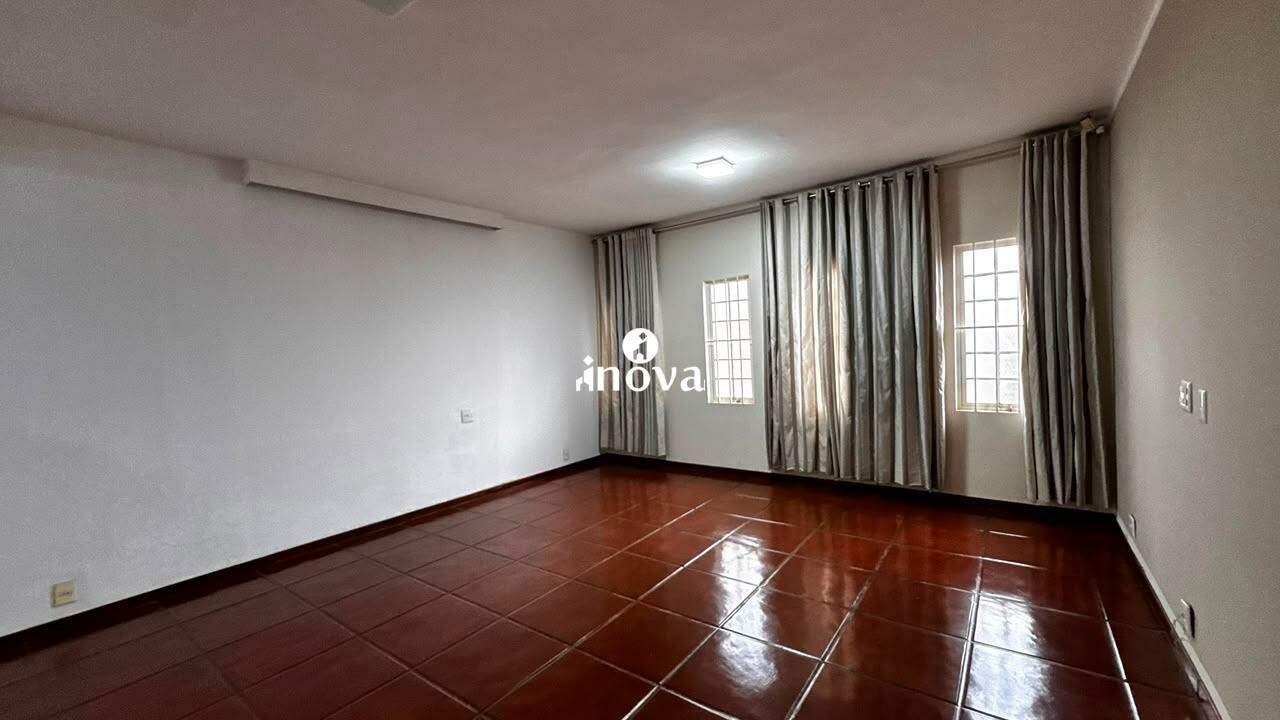 Casa à venda no Mercês: 
