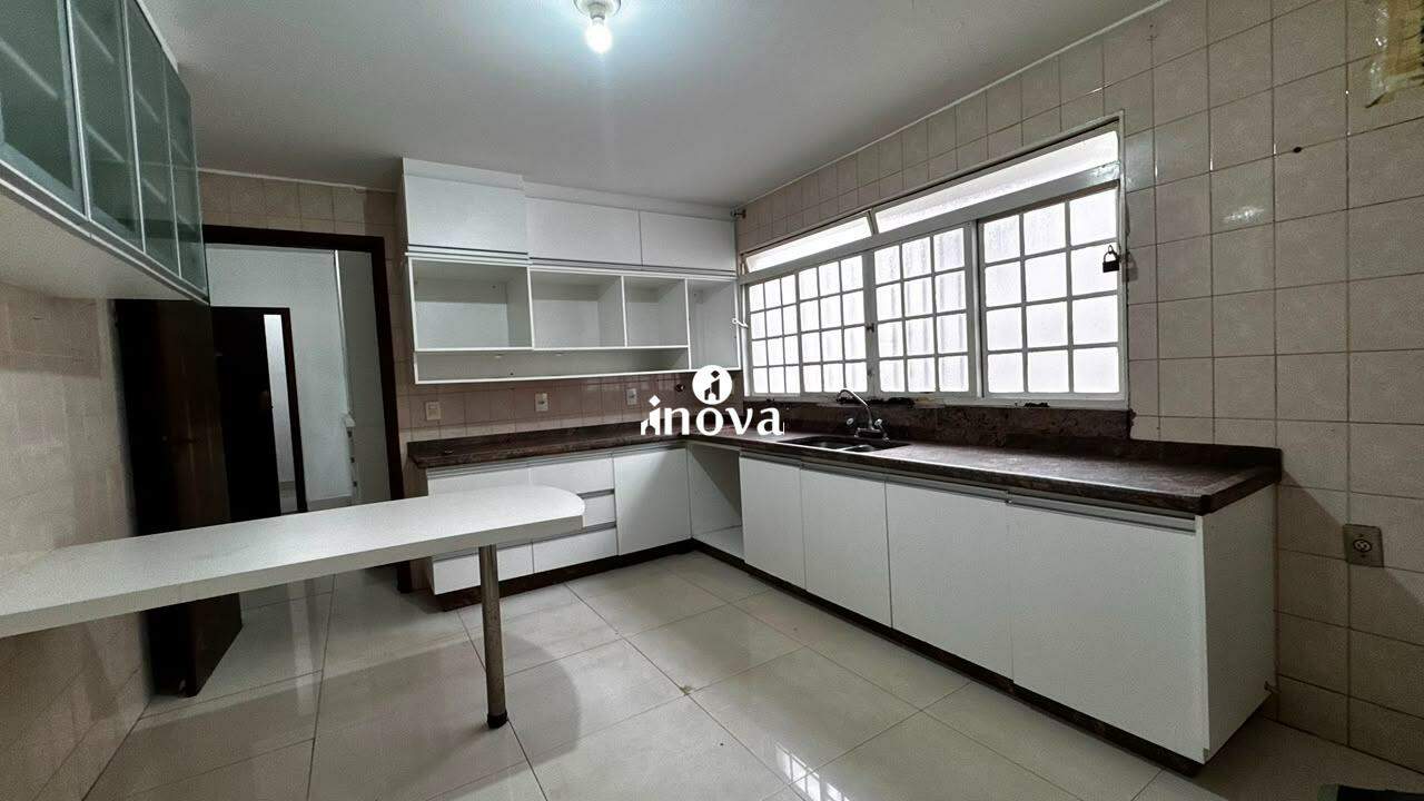 Casa à venda no Mercês: 