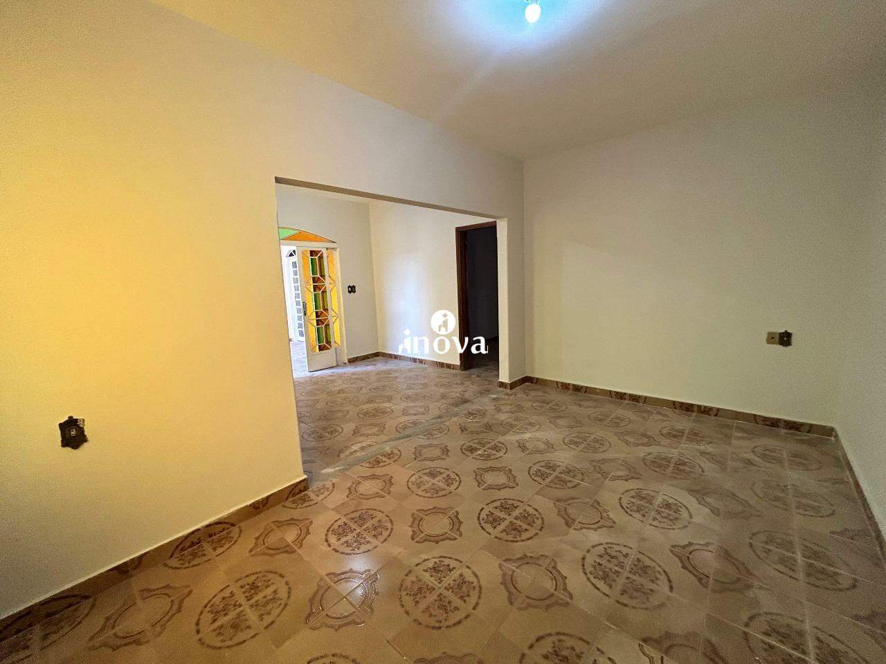 Casa à venda no Vila Militar: 
