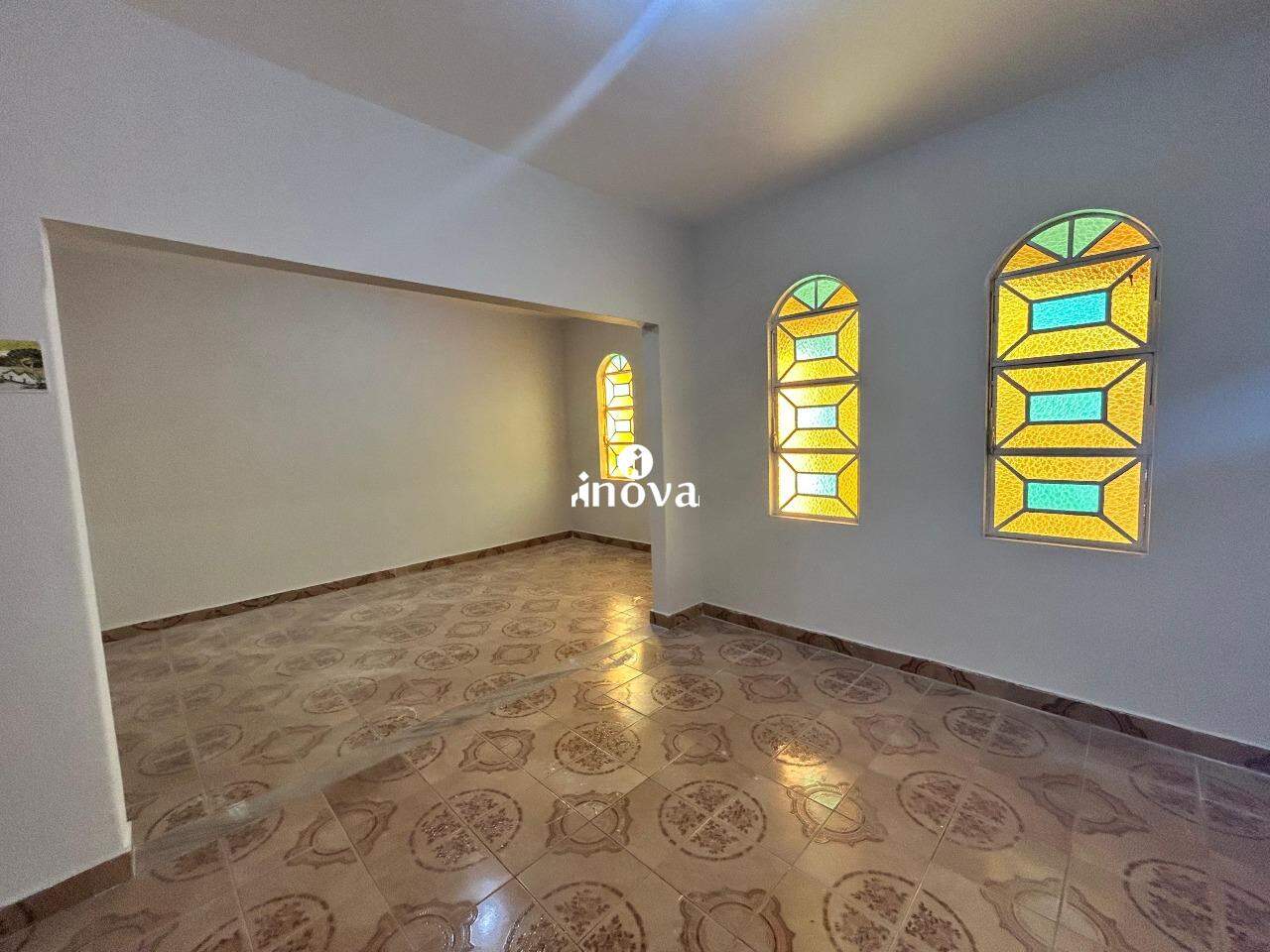 Casa à venda no Vila Militar: 
