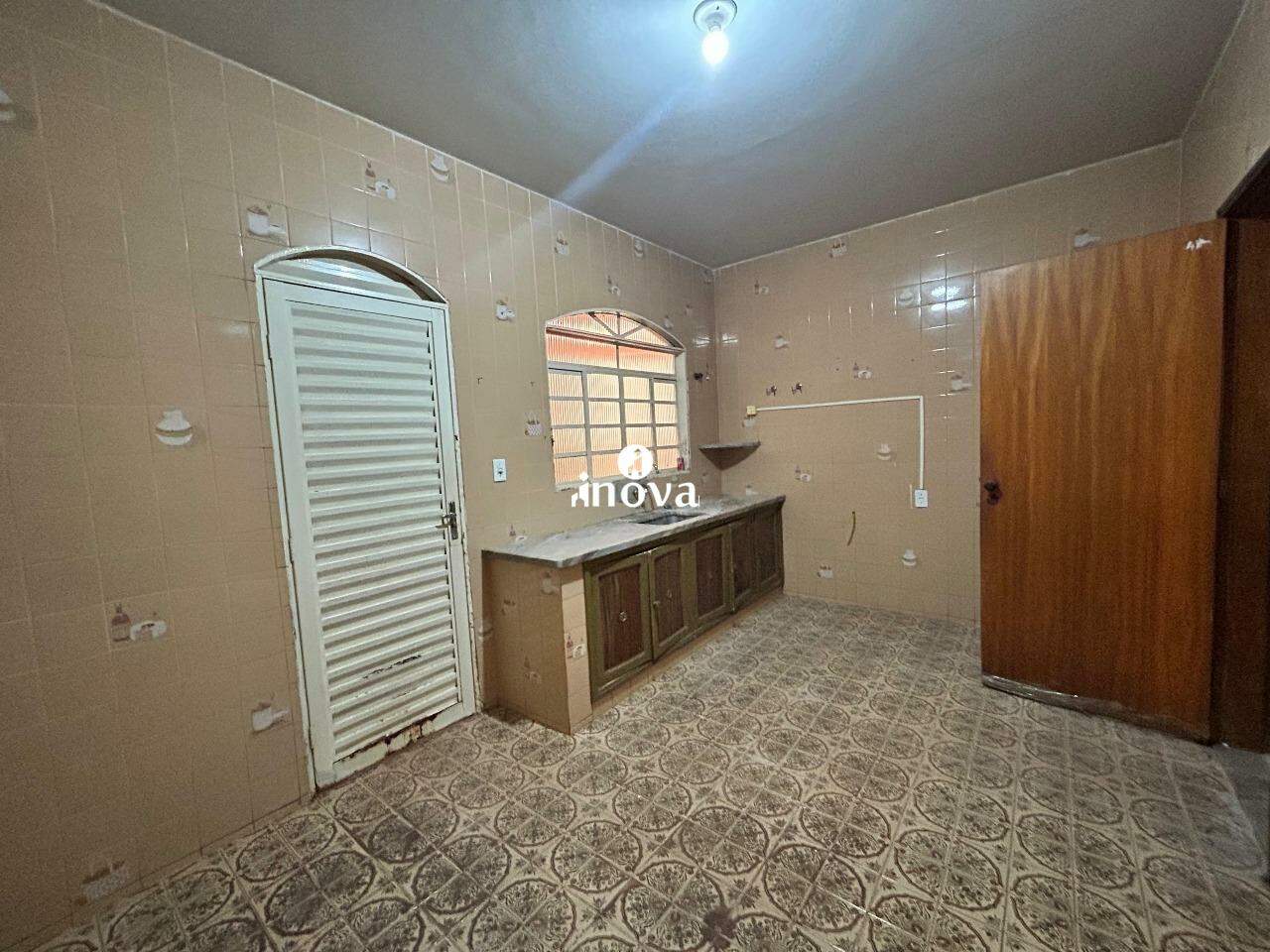 Casa à venda no Vila Militar: 