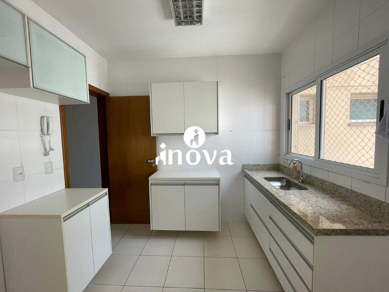 Apartamento para aluguel no Mercês: 