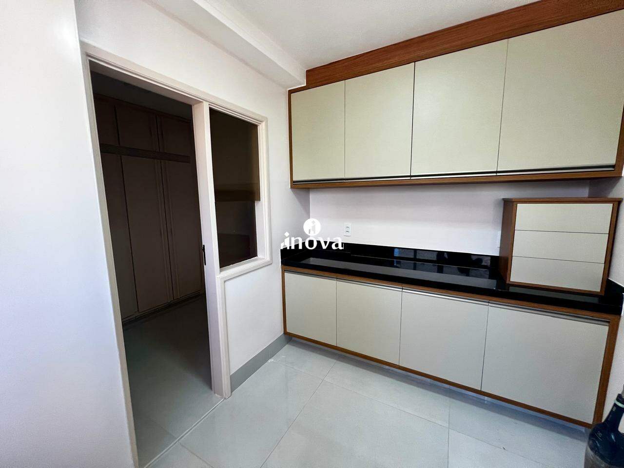 Apartamento à venda no Mercês: 