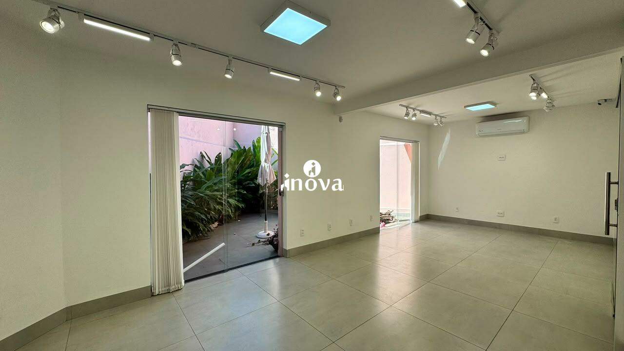 Casa Comercial para aluguel no Centro: 