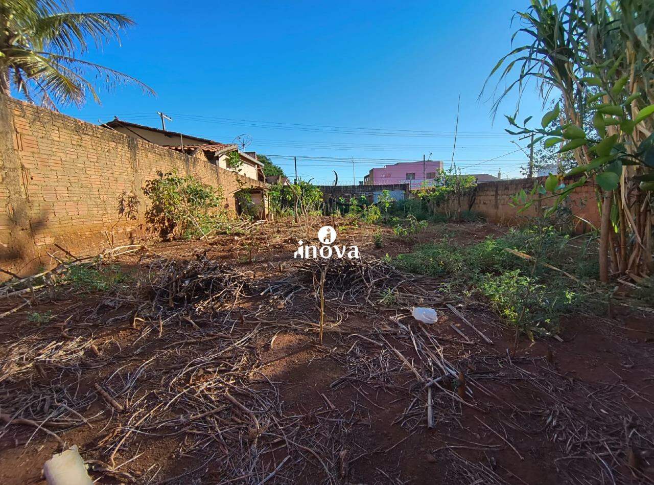 Terreno/Área à venda no Lourdes, Bairro de: 
