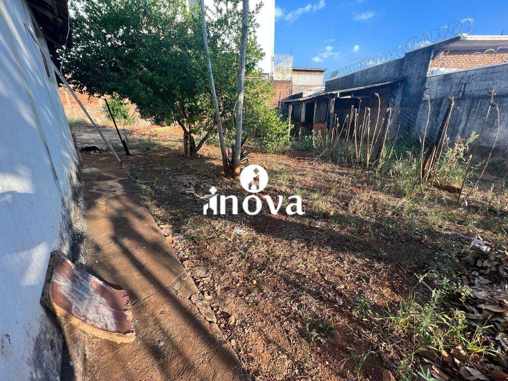 Terreno/Área à venda no Fabrício: 