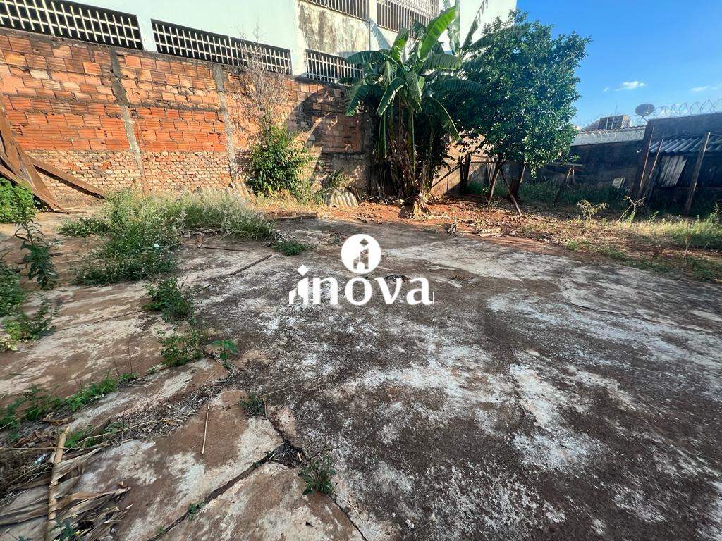 Terreno/Área à venda no Fabrício: 