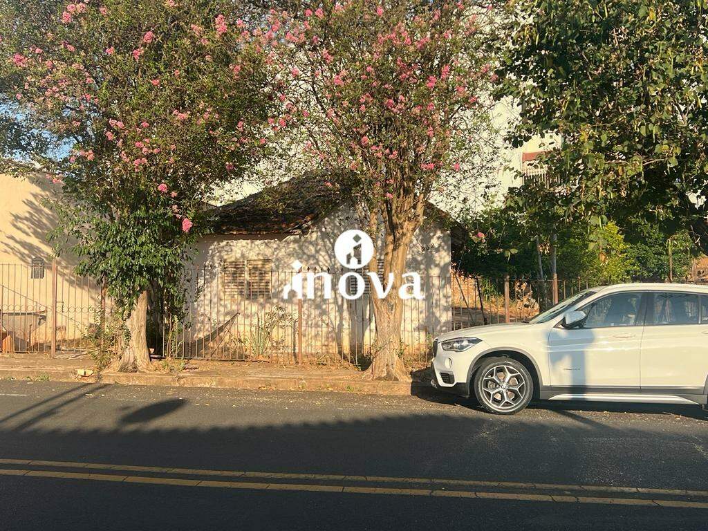 Terreno/Área à venda no Fabrício: 