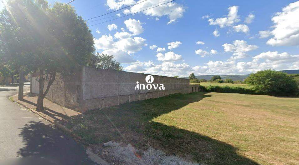 Terreno/Área à venda no Centro: 
