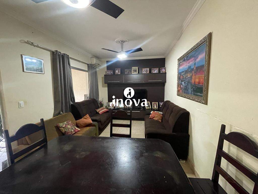 Casa à venda no Fabrício: 