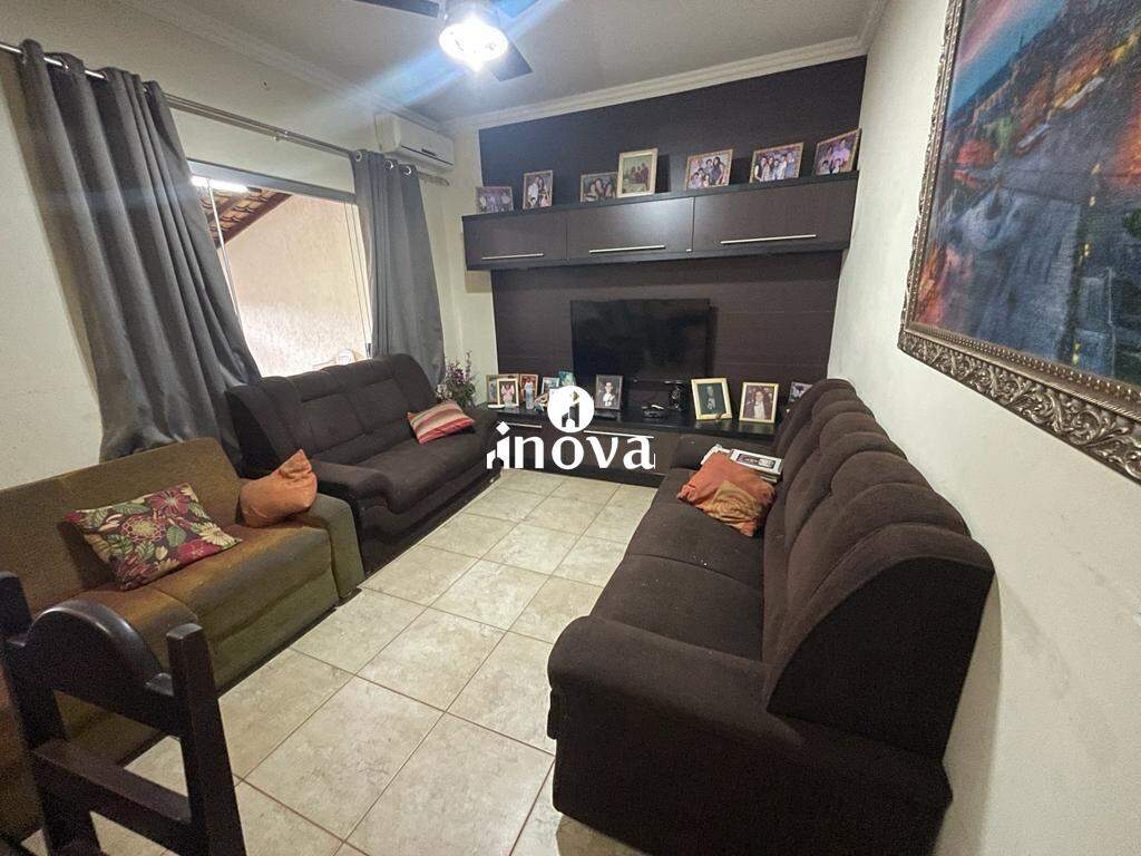 Casa à venda no Fabrício: 