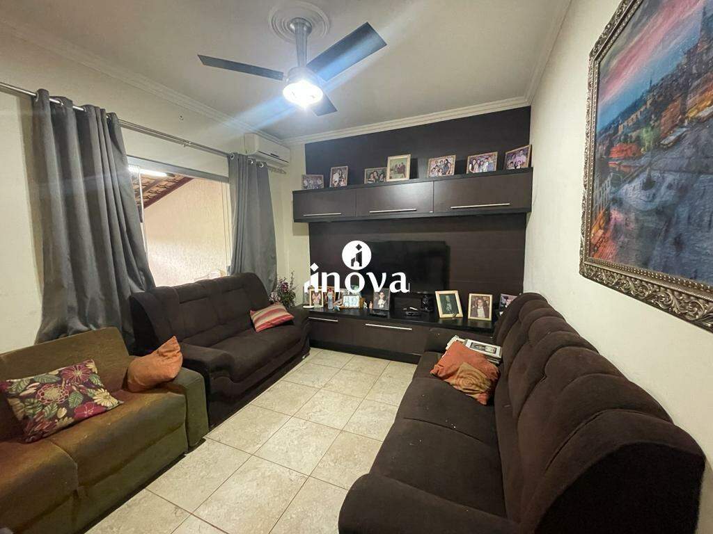 Casa à venda no Fabrício: 