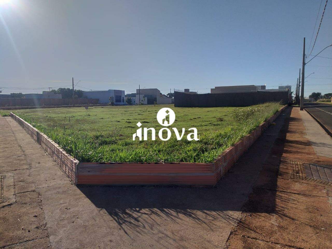 Terreno/Área à venda no Laranjeiras, Parque das: 