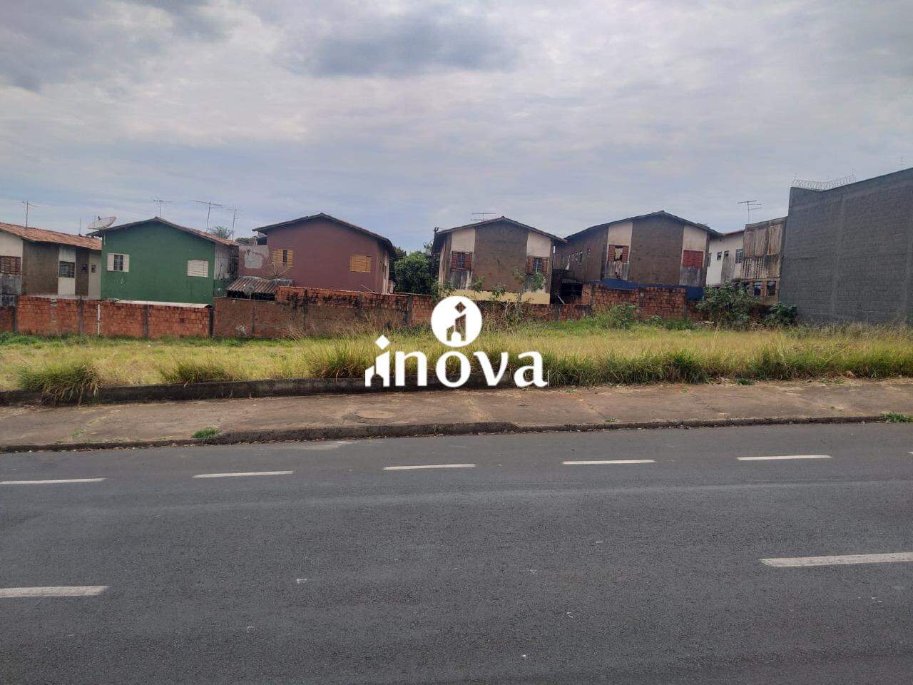 Terreno/Área à venda no Uberaba - Jardim: 