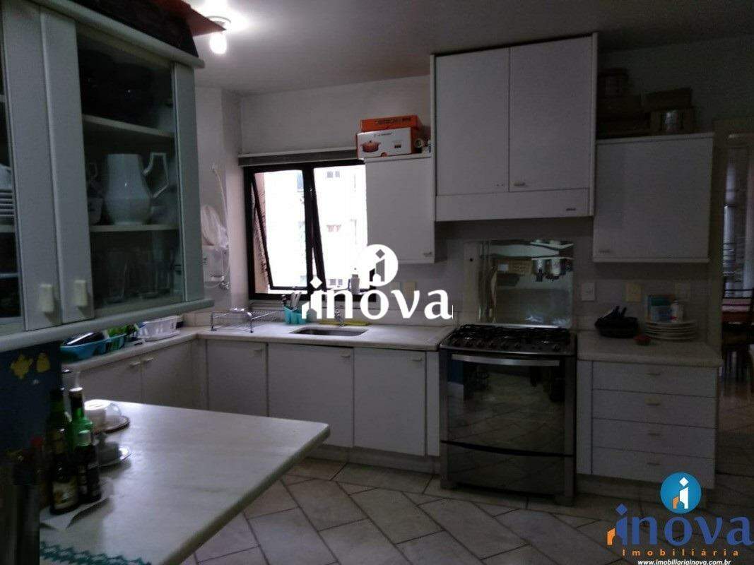 Apartamento à venda no Mercês: 