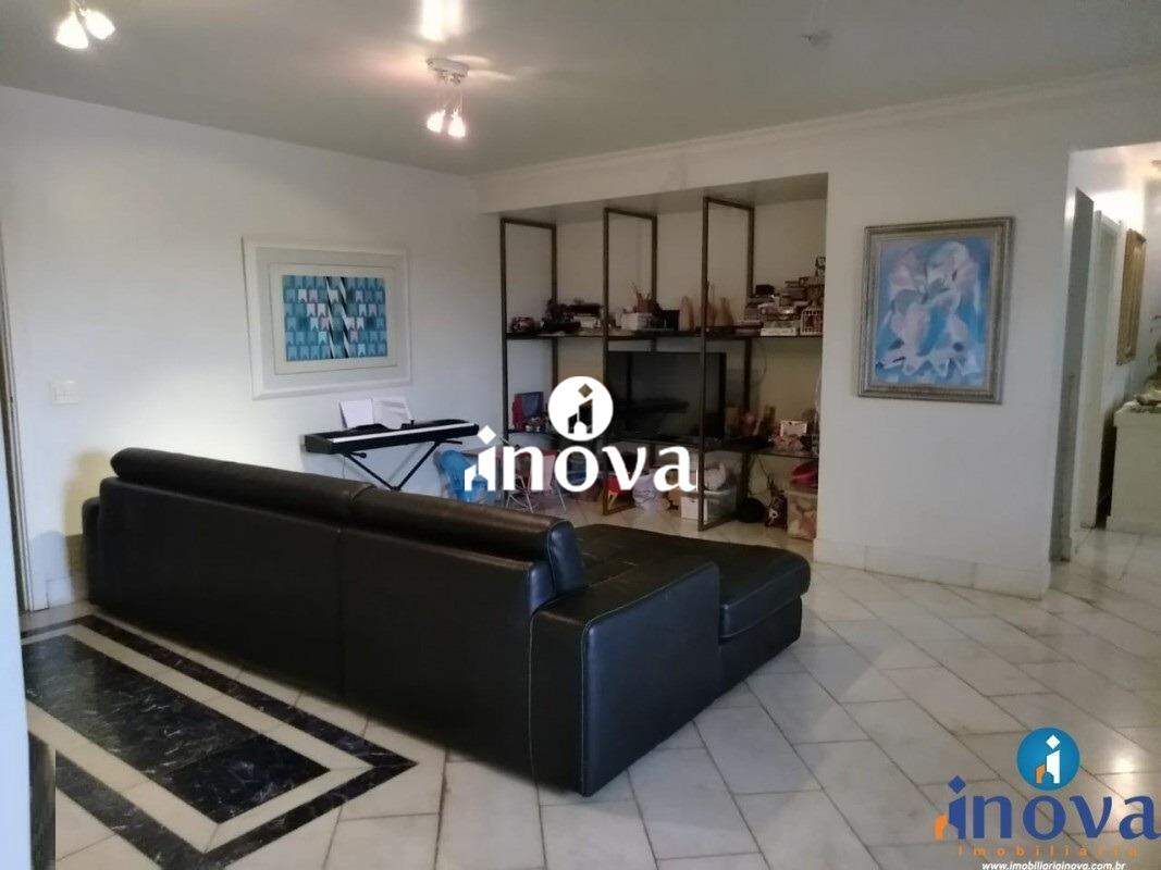 Apartamento à venda no Mercês: 