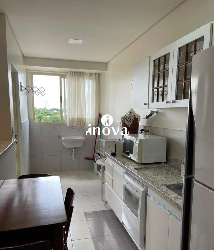 Apartamento à venda no Mercês: 